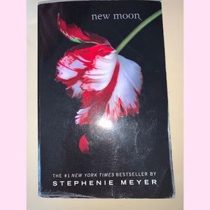 ✨ BOOK✨ bundle 2/$8